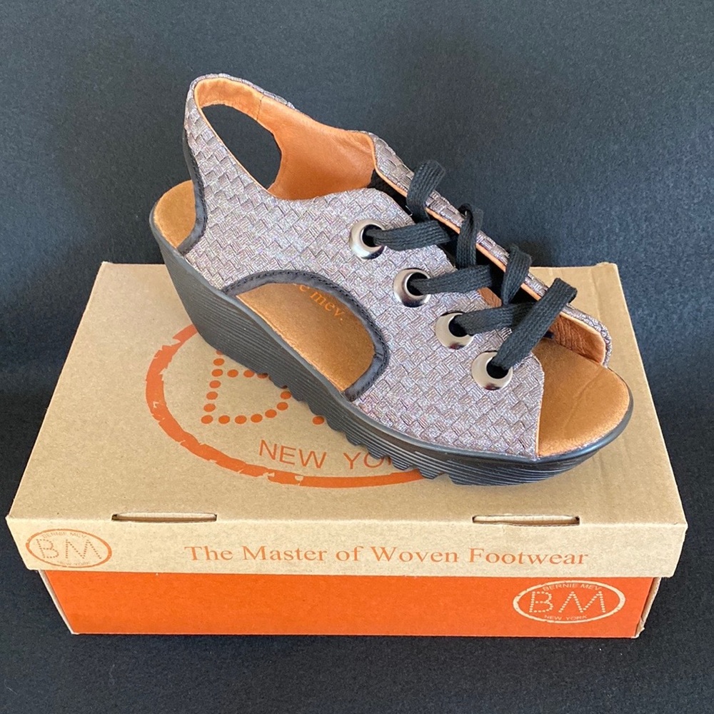 Bernie mev Marcelo pewter sandal Size 38